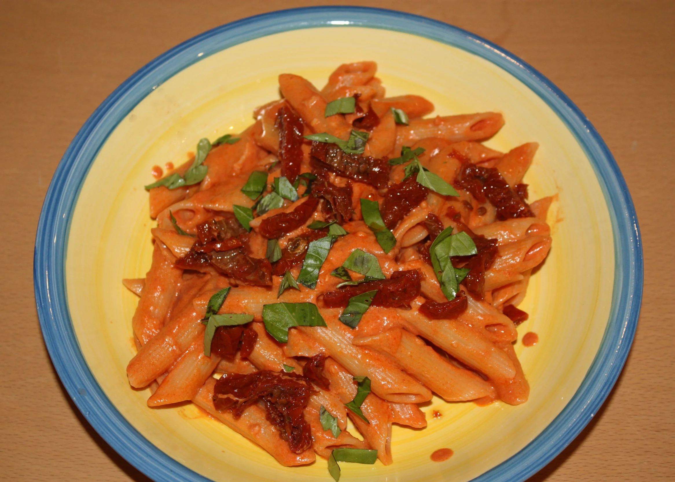 Creamy, tomato and garlic pasta