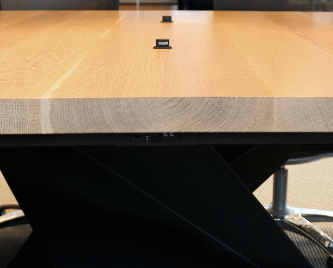 Conference_Table_StoelRives_Detail2.jpg