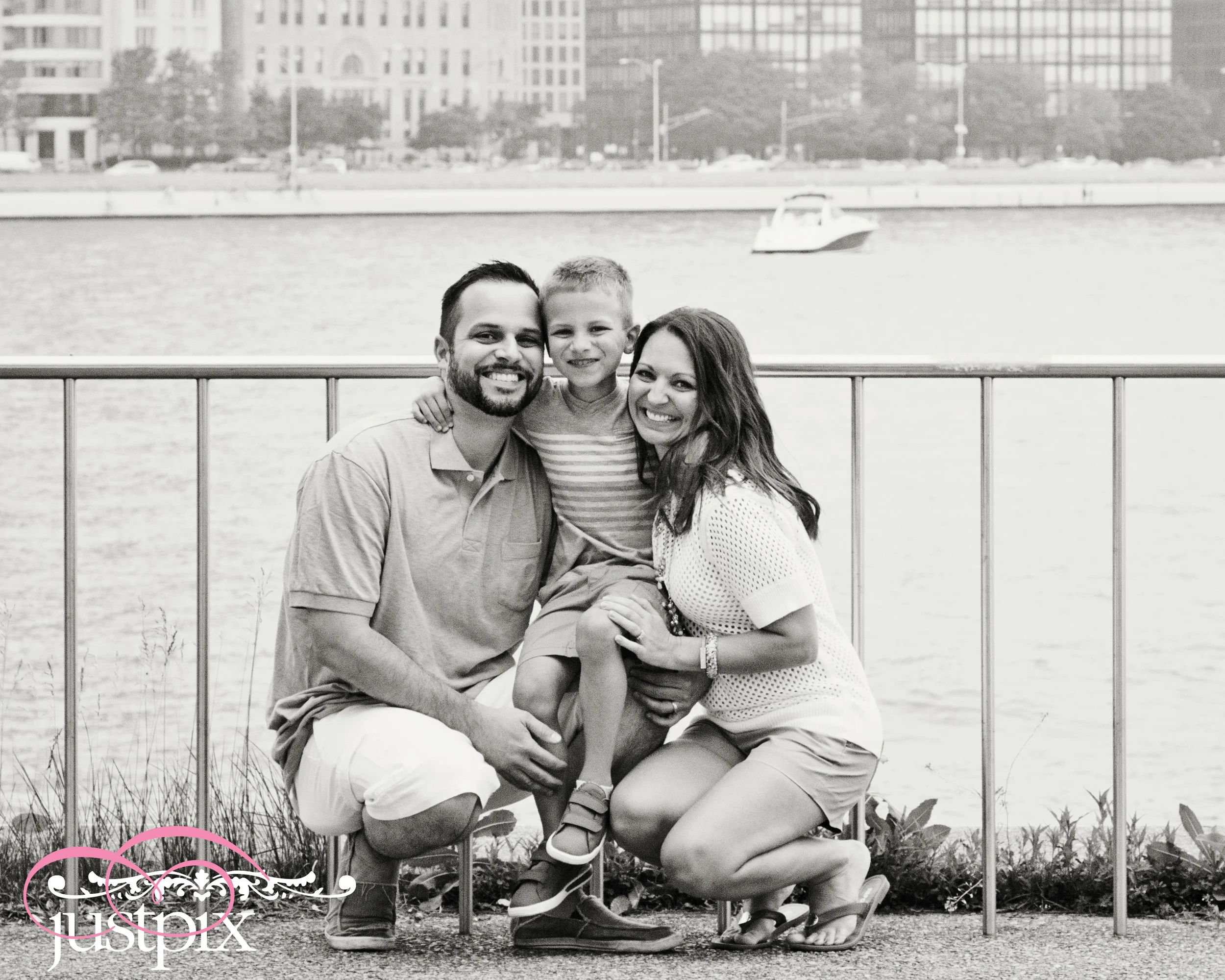 We had so much fun last week sharing some time on a gorgeous day on the Chicago Lakefront with the Sadowski Family ! This is our 3rd lifestyle session with them!!! We met at Milton Olive Park and caught some special images of this adorable family and the amazing Chicago Skyline!! Thank you Sadowski Family !!!