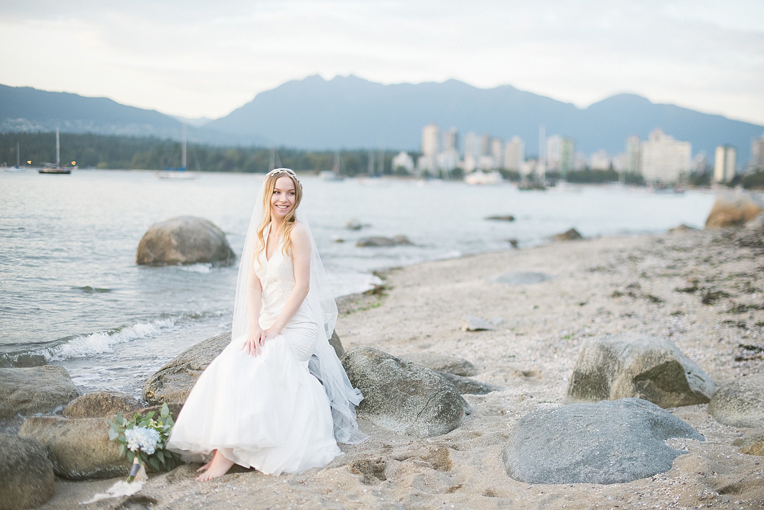 KitsilanoBeachBridalPortraitSessionVancouverWeddingPhotographer15.JPG