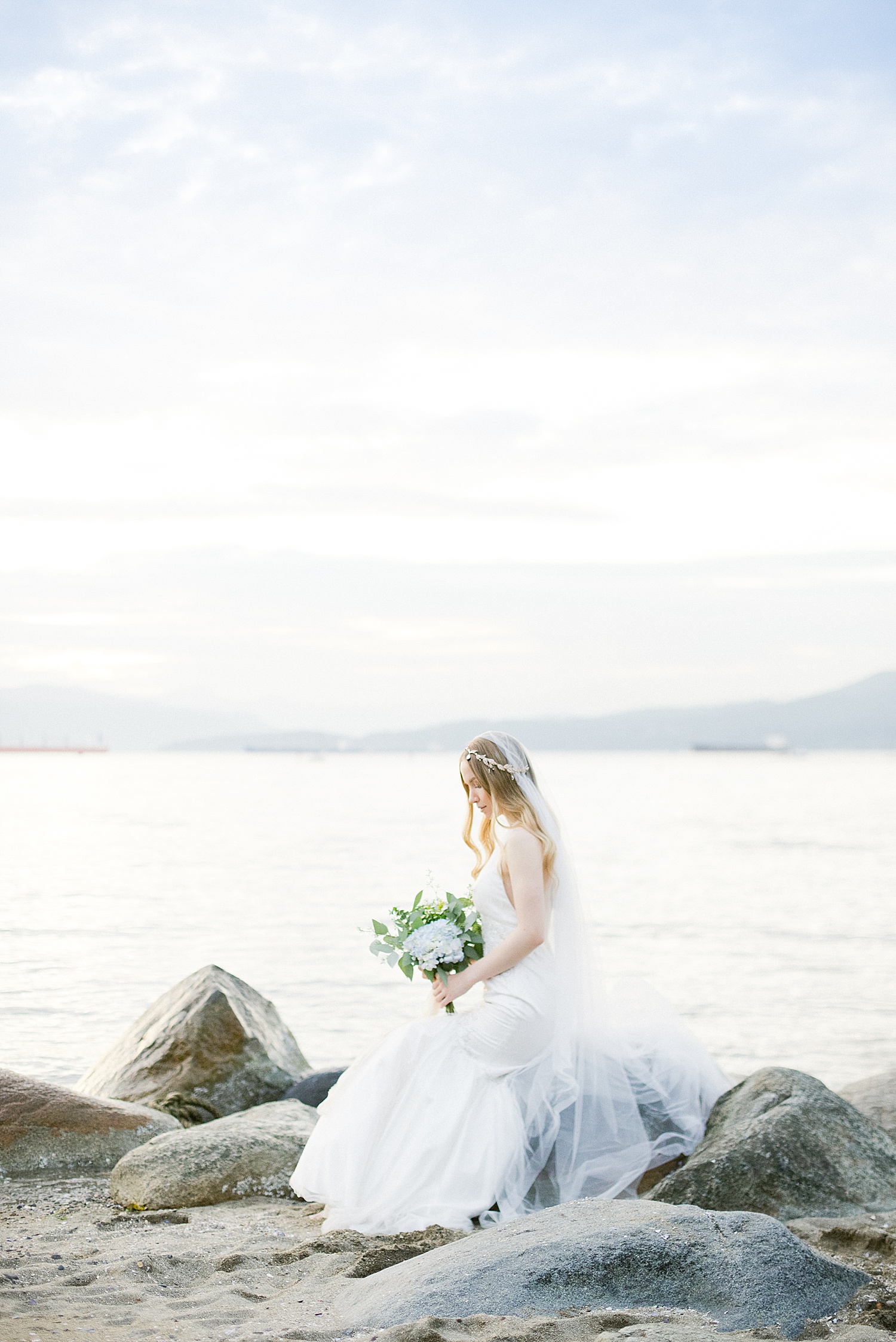 KitsilanoBeachBridalPortraitSessionVancouverWeddingPhotographer16.JPG