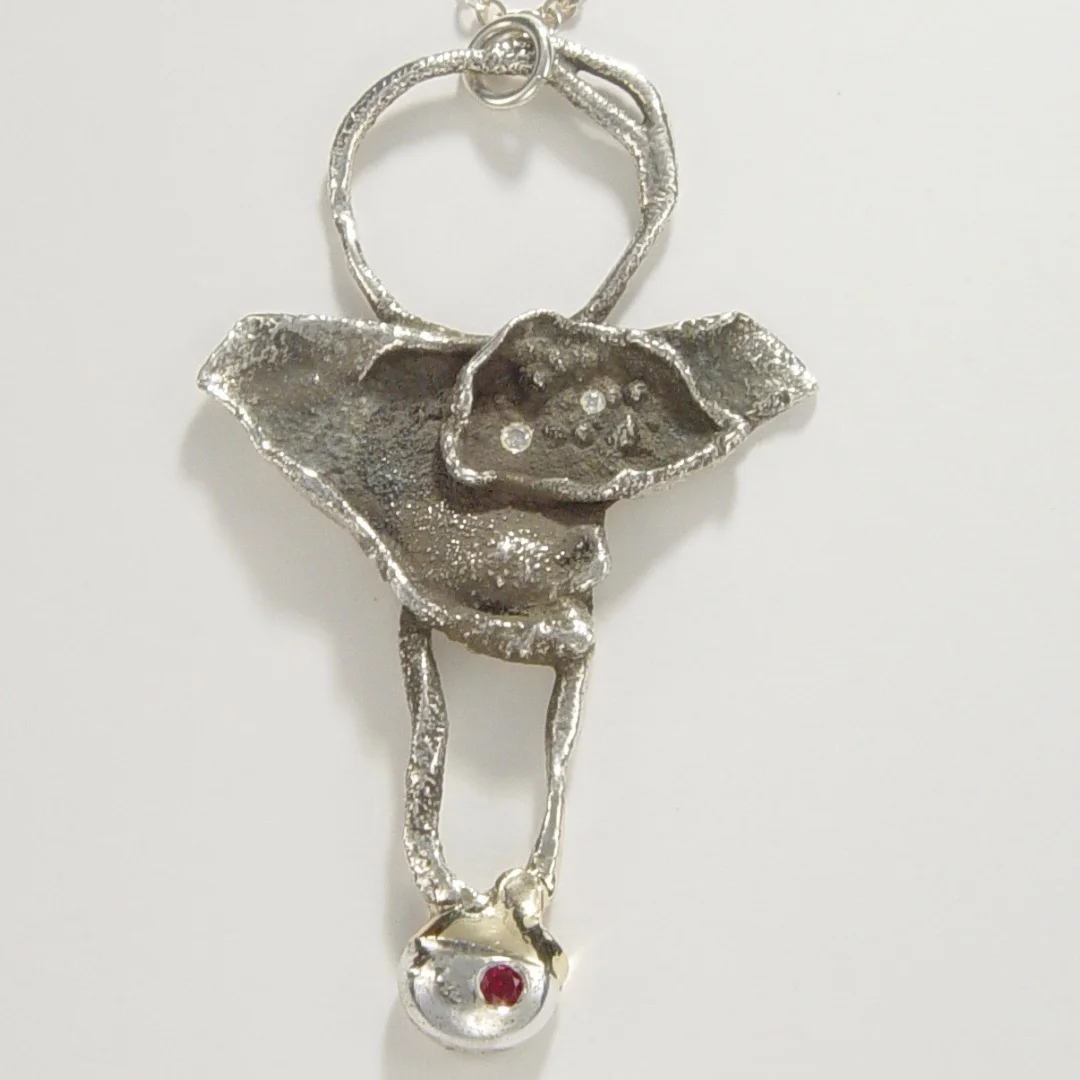 guide with chain.jpg