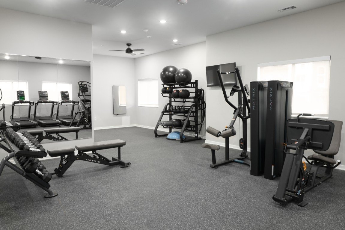 FitnessCenter2 (Medium).jpg