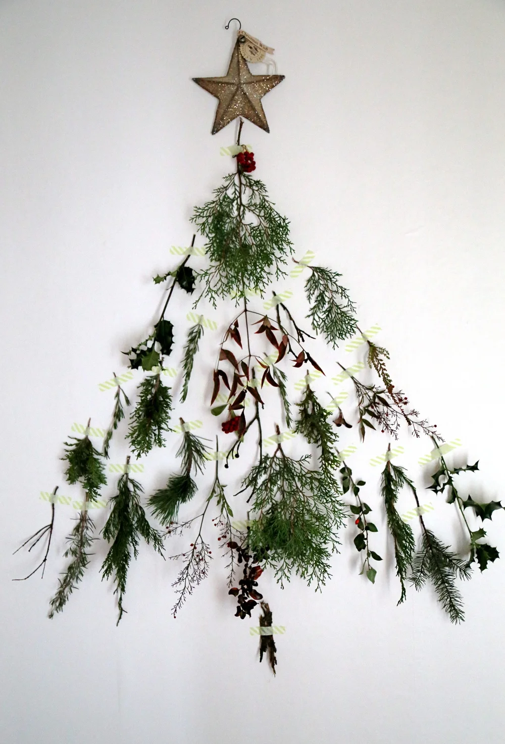 A festive D.I.Y. wall tree