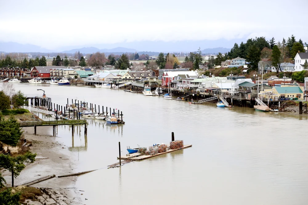 Snee-Oosh Glass Cabin (Part Two)