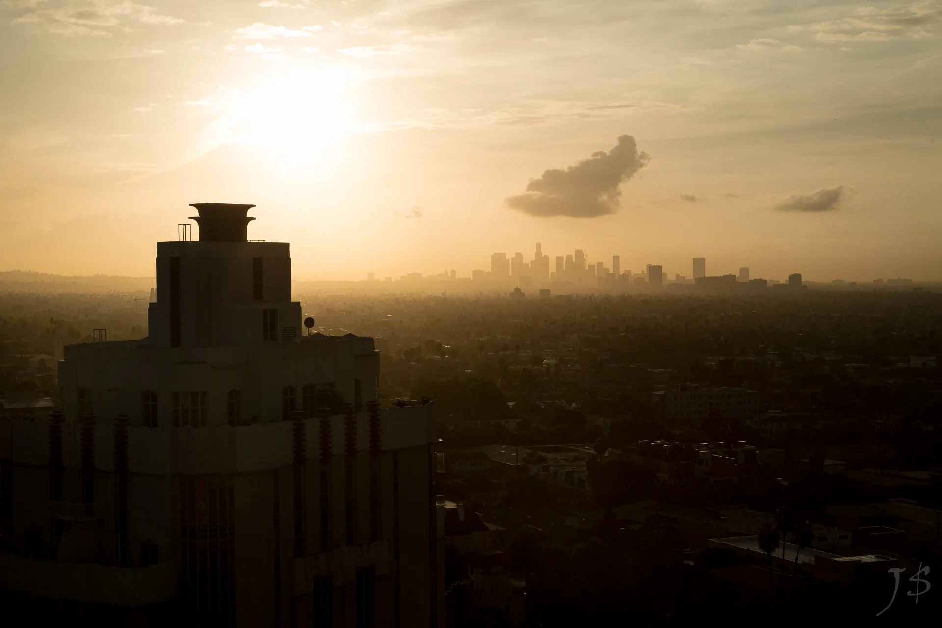 Misty Morning Hotel Top
