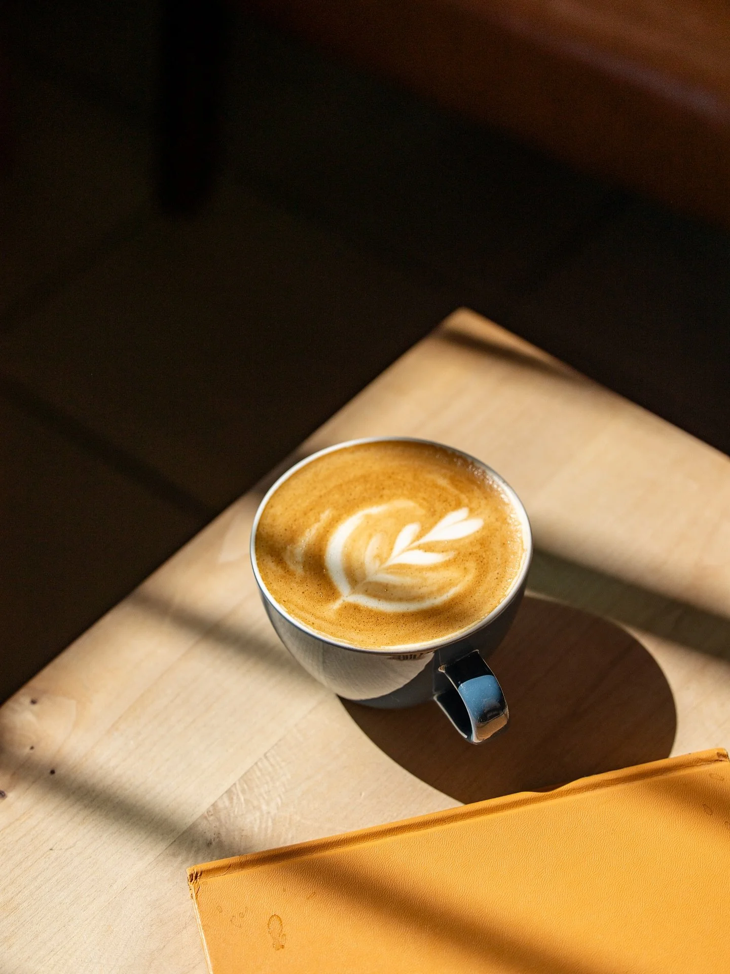 Nothing like cozying up with a good book and a good coffee. The great news is we have both! The space to cozy up with a good book and the good coffee, that is 😜🧣.