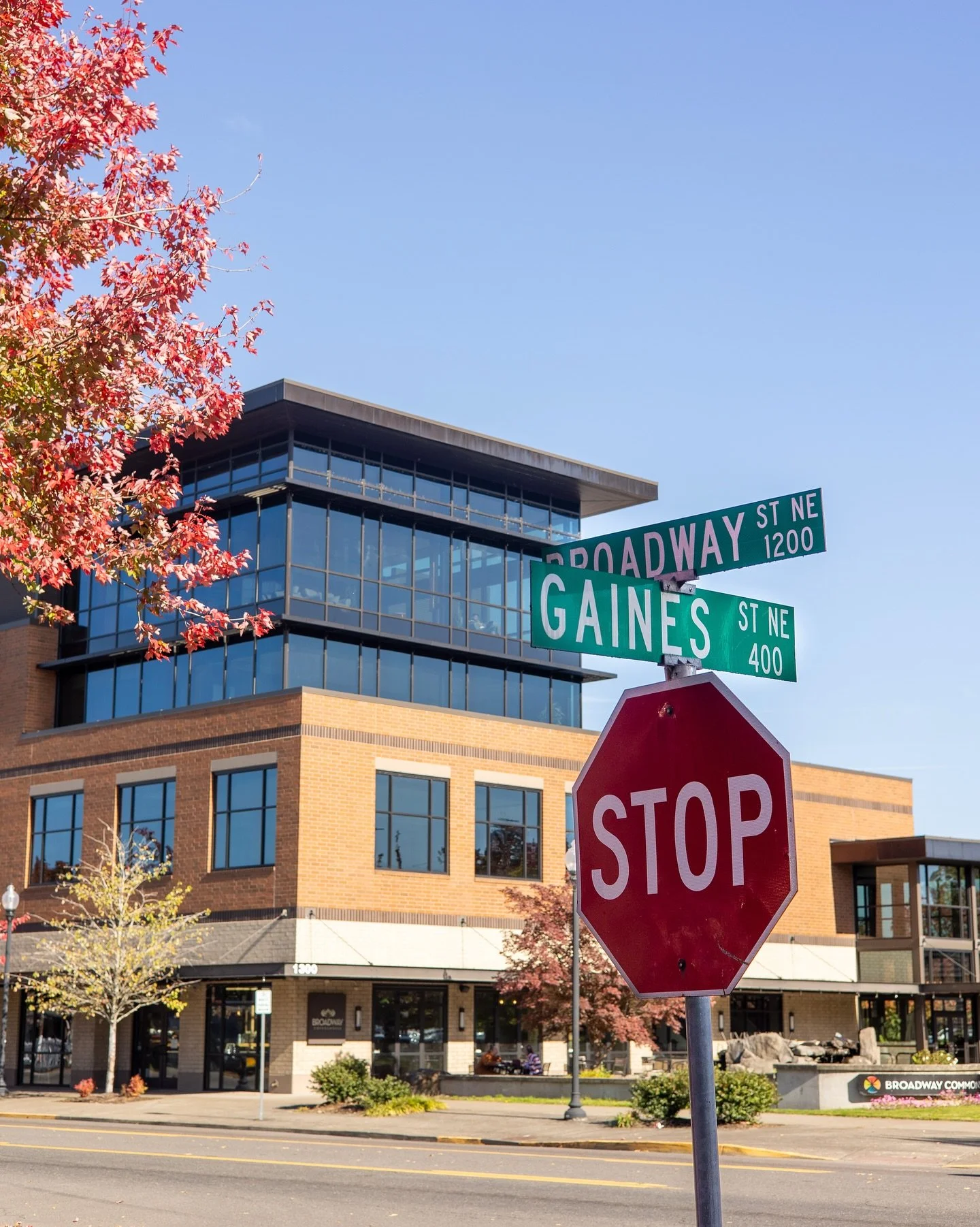 STOP✋‼️&hellip; in for a coffee from Broadway that is 😜. 
.
.
.
Are you stopping in for a coffee today!? ⬇️