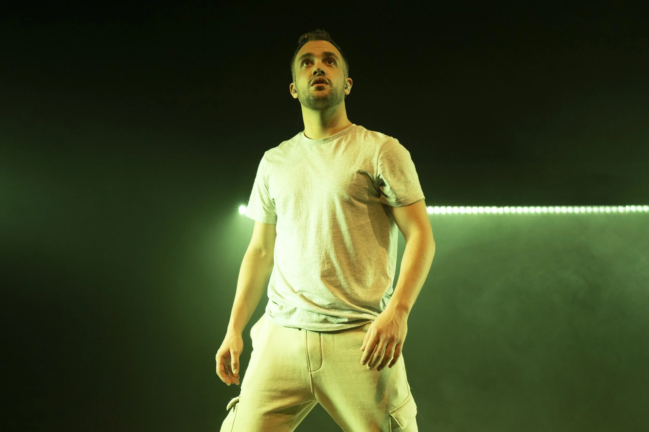 7 felipe pacheco. toto kerblammo! at the unicorn theatre. photo by hugo glendinning.jpeg