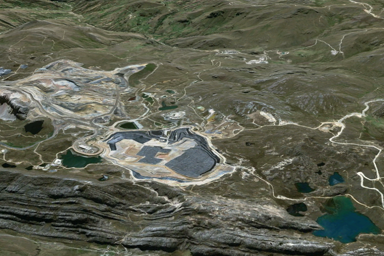 Este curso abarca las principales interacciones entre las instalaciones mineras, cuerpo de agua subterránea y bofedales.