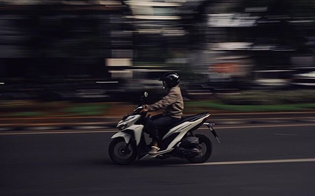 #Jakarta. 1/30th shutter.