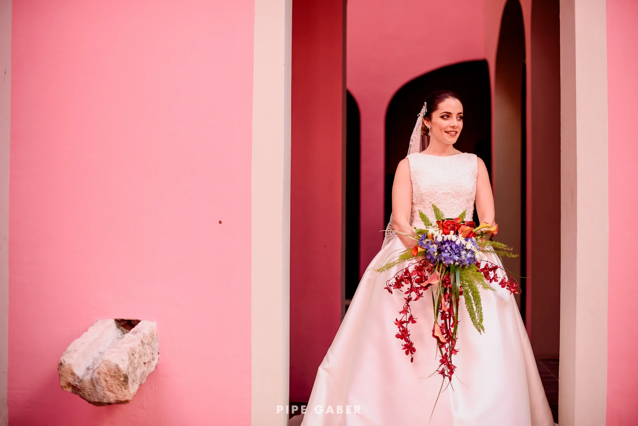 NOVIA_HOTEL_BOUTIQUE_BODA_ROSAS_XOCOLATE_RAMO_MERIDA_PIPE_GABER.jpg