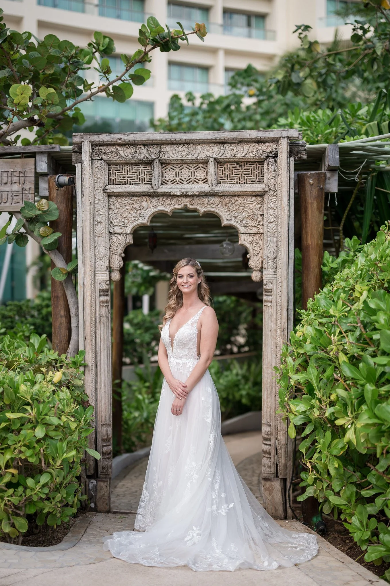 WEDDING_PORTRAITS_INTIMATE_PHOTOGRAPHY_LIVE_536AQUA.JPG