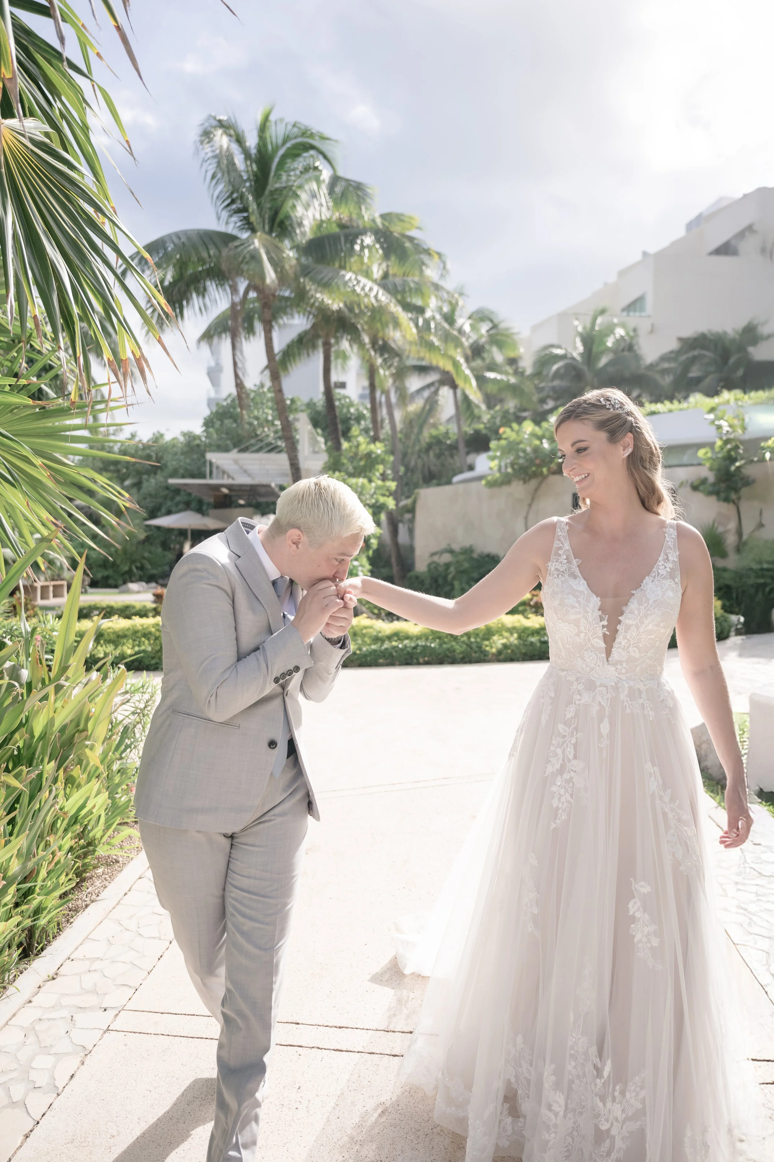FIRST_LOOK_EMOTIONAL_PHOTOGRAPHY_WEDDING_AT_CANCUN544.JPG