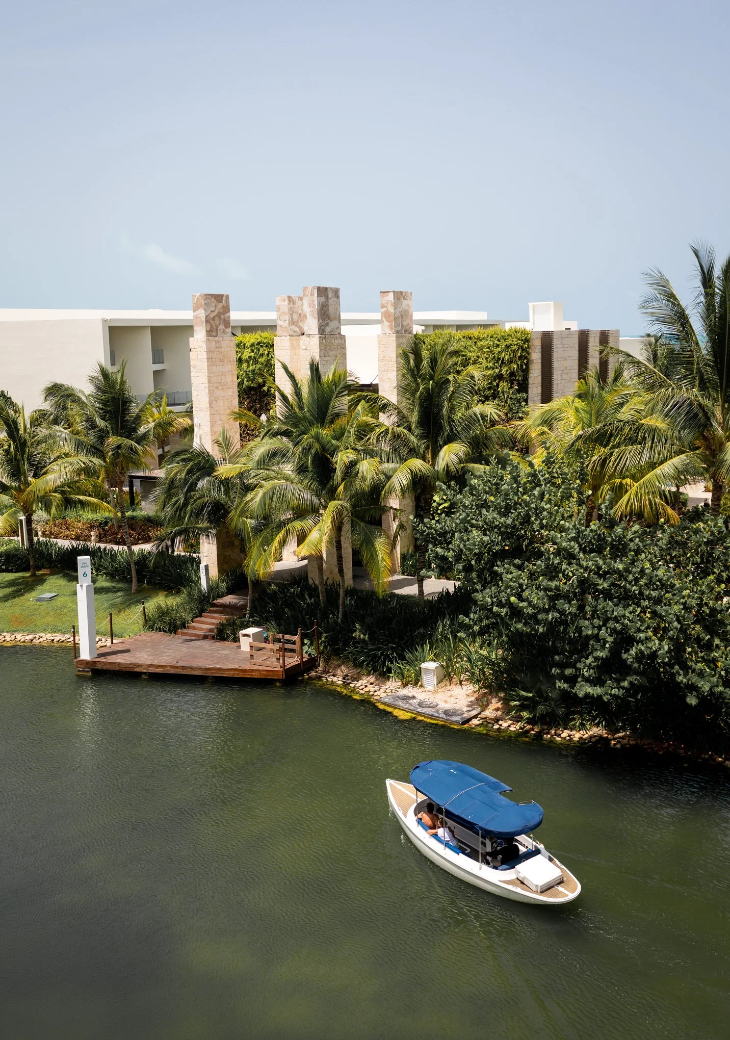 GRAND_PALLADIUM_COSTA_MUJERES_HOTEL_01.JPG