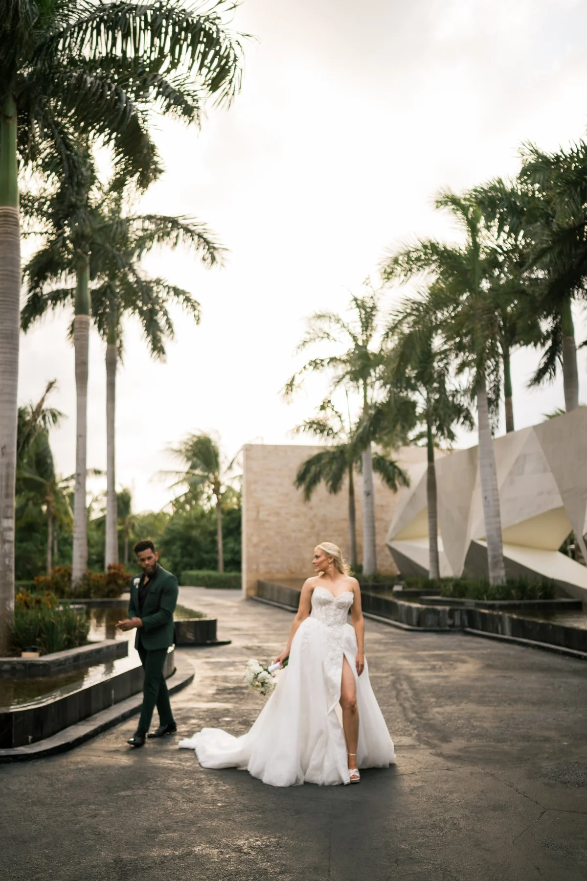 wedding-photographer-editorial-style-grand-palladium-costa-mujeres.jpg