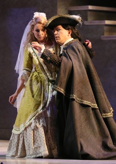 Daniel Okulitch as Don Giovanni and Rachel Fenlon as Zerlina
