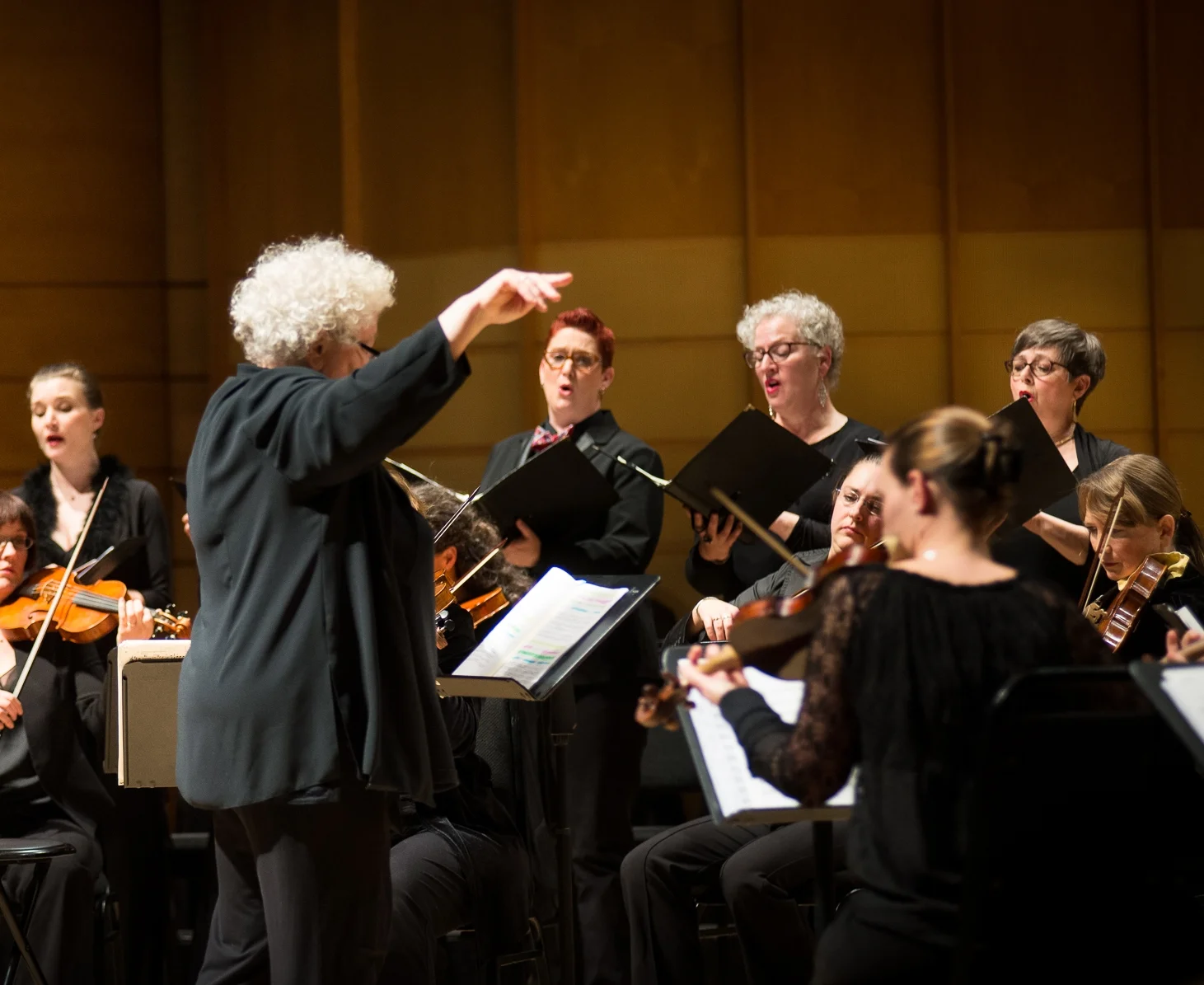 EMV 2017-18 -- Monica Huggett --Vivaldi Gloria and Magnificat -- Photos by Jan Gates-26 copy (5).jpg