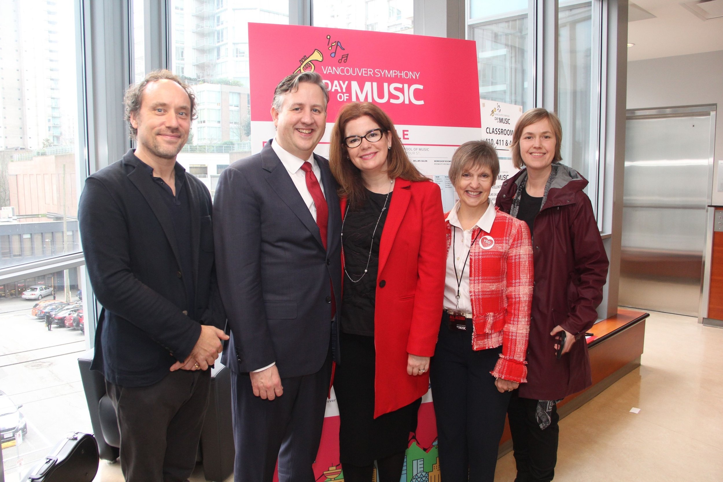  Mayor Kennedy Stewart and his wife, Dr. Jeanette Ashe and co-chief of staff, Anita Zaenker with VSO President Kelly Tweeddale and Maestro Otto Tausk. 