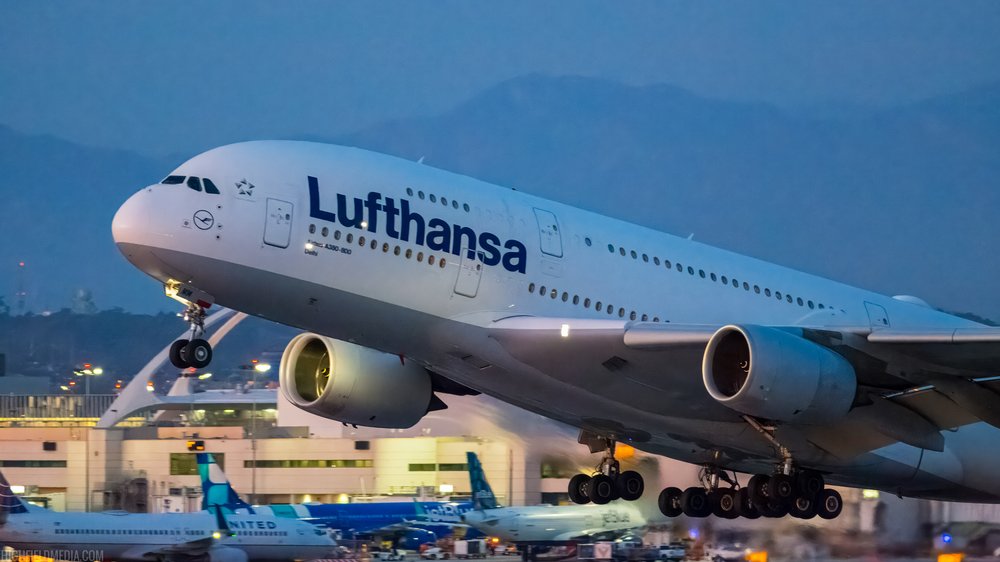 Lufthansa Airbus A380-800