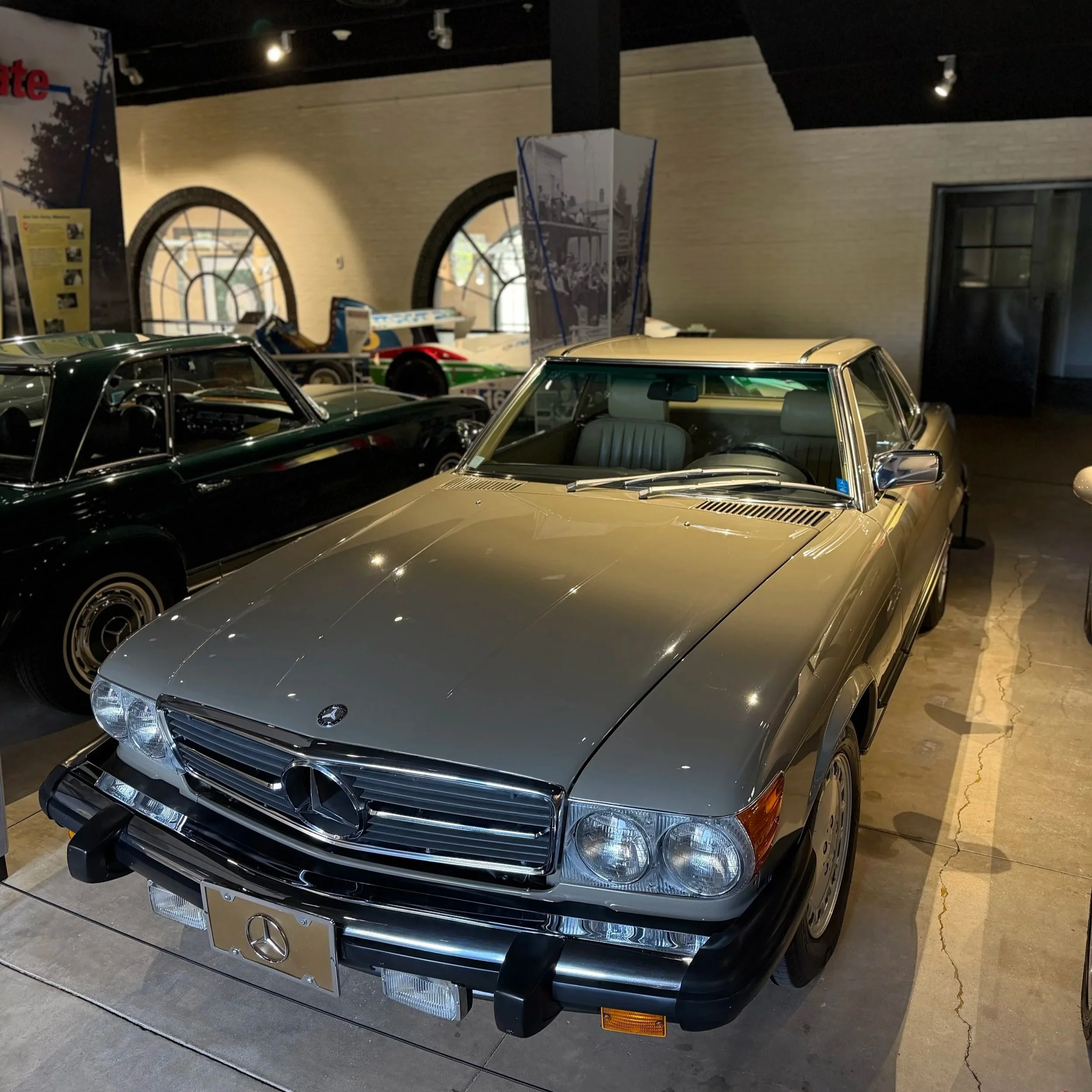 1988 Mercedes-Benz 560 SL Roadster