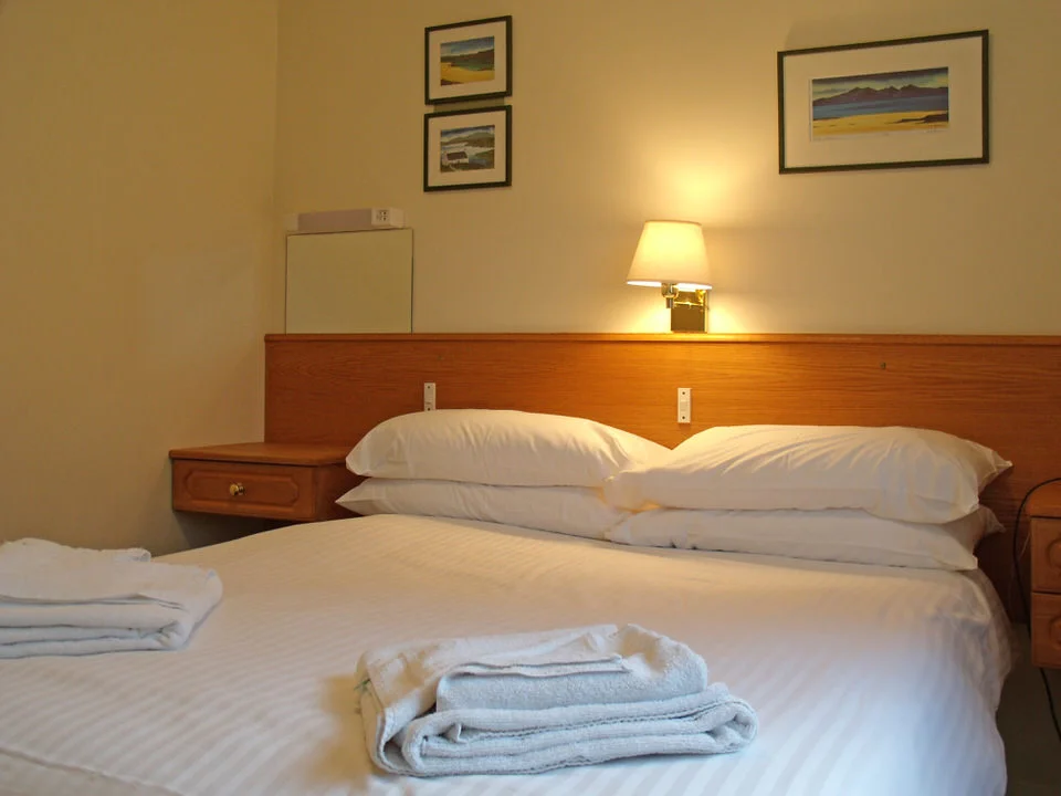 SelfCatering-Cottages-Int-001.jpg