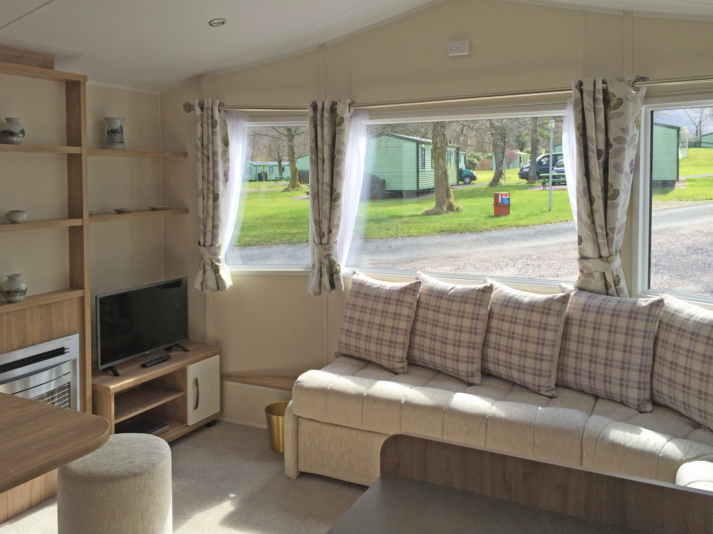 Sup 2 bed Caravan-004-WEB.jpg