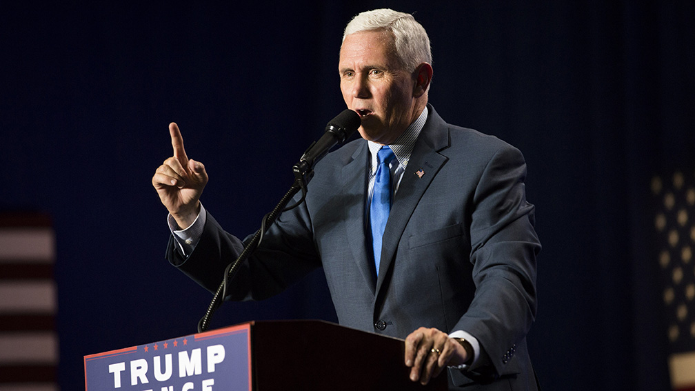 09192016_BJM_Mike_Pence_Rally_in_Dubuque_40.jpg