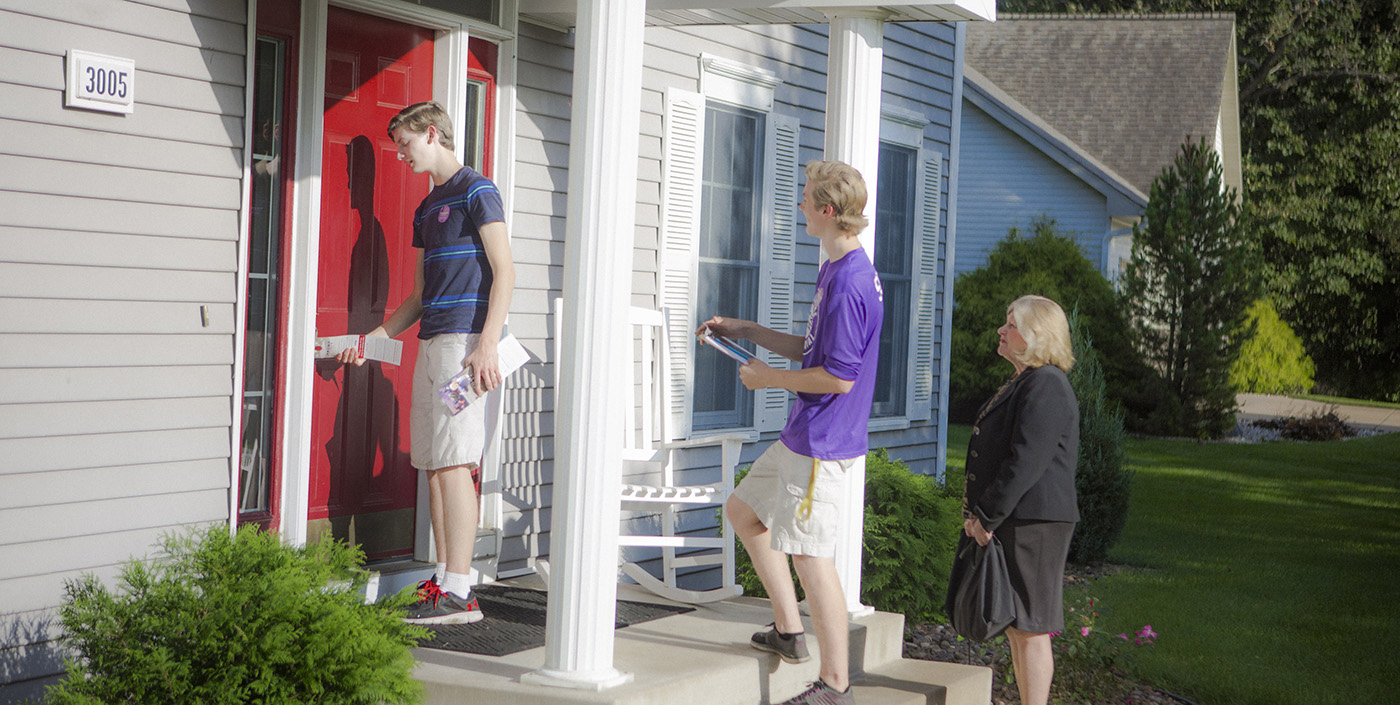 17-year-olds Canvas for Trump in Eau Claire, WI