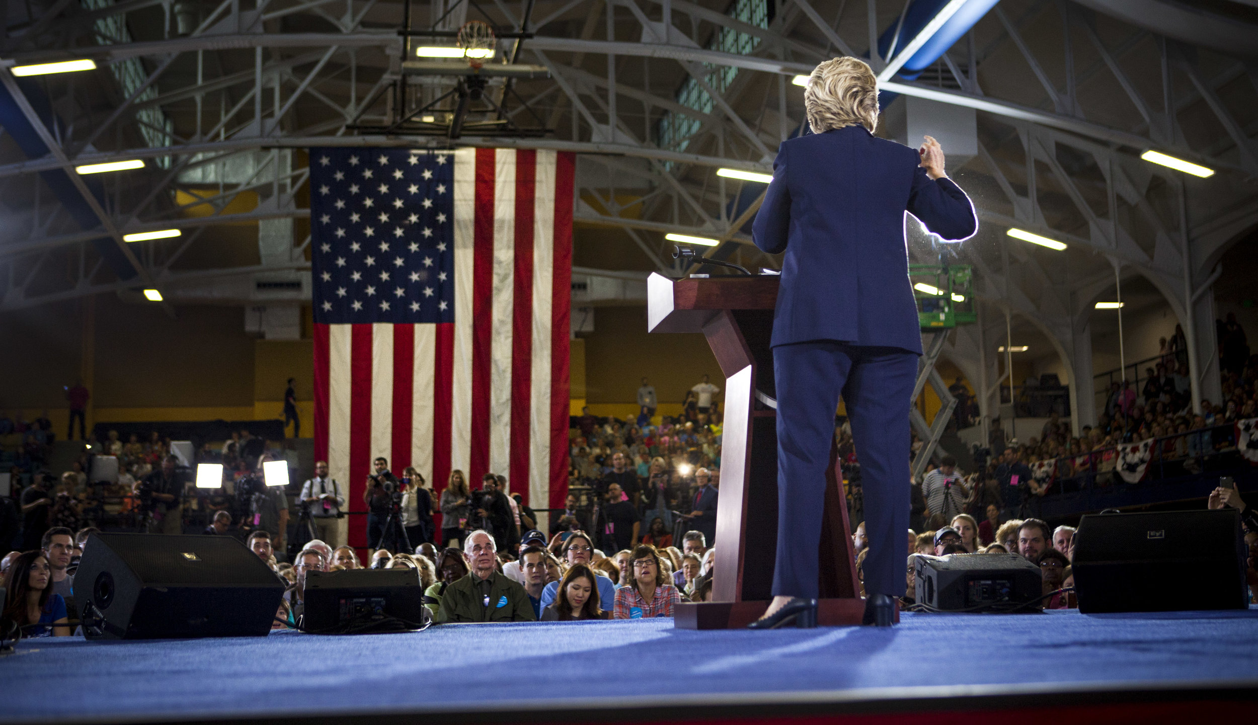 10032016_BJM_Hillary_Campaigns_in_Akron_Ohio_16.jpg