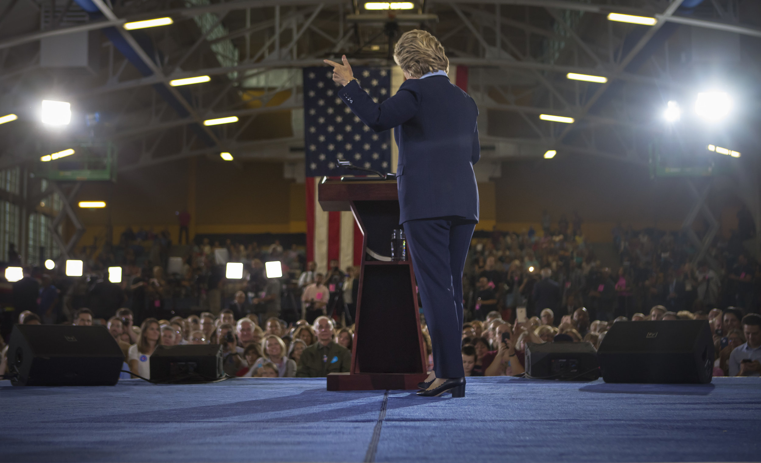 10032016_BJM_Hillary_Campaigns_in_Akron_Ohio_26.jpg