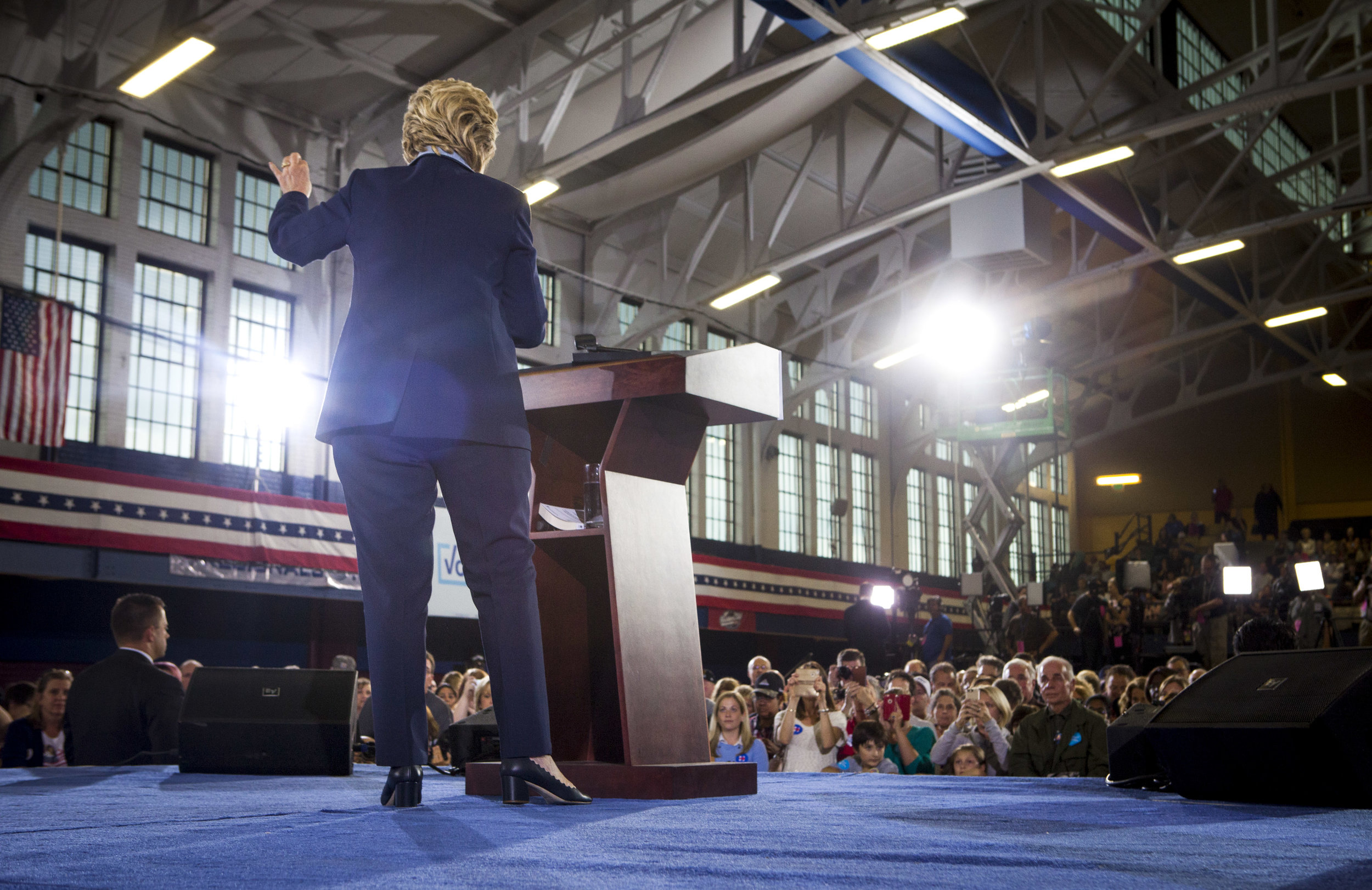 10032016_BJM_Hillary_Campaigns_in_Akron_Ohio_30.jpg