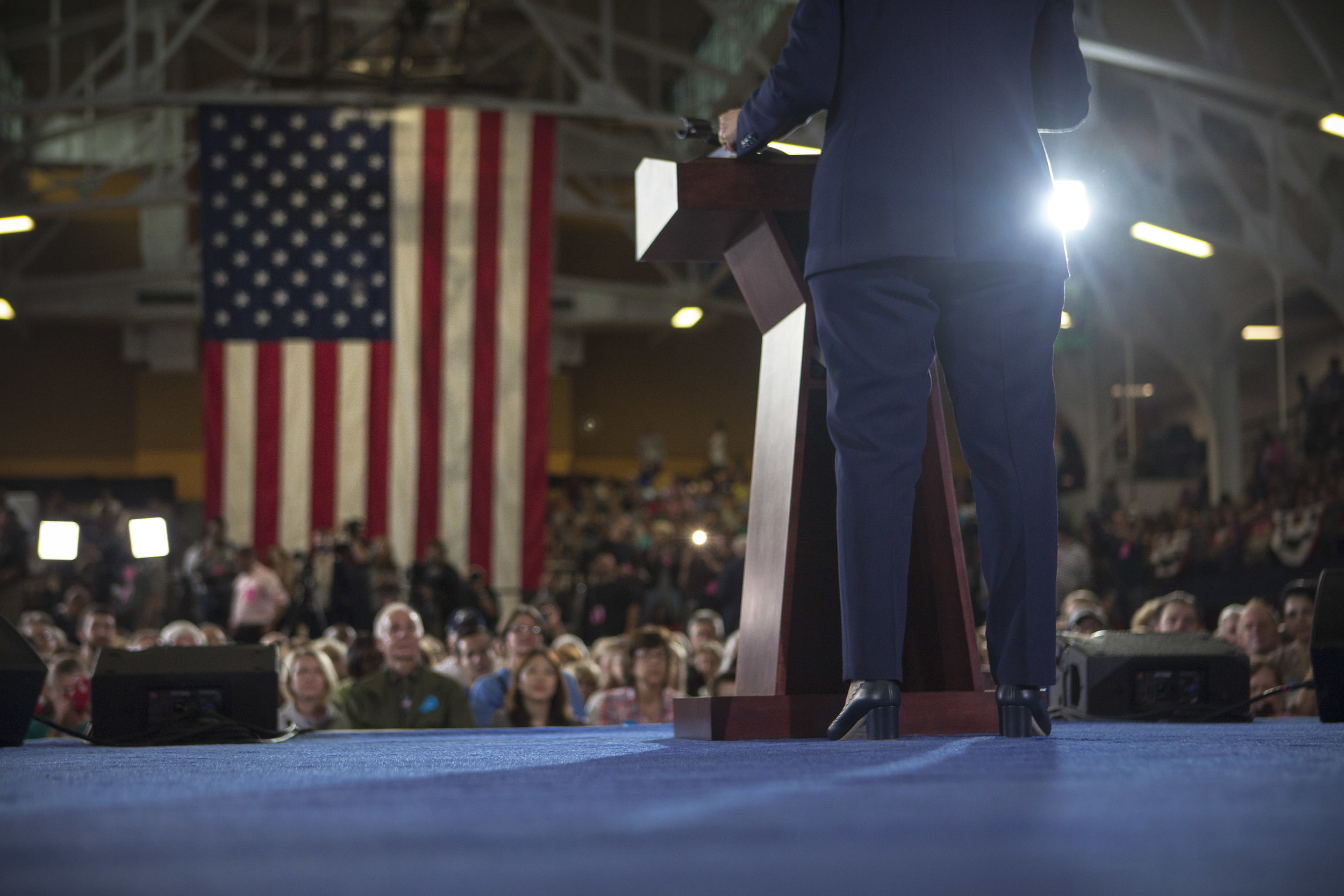 10032016_BJM_Hillary_Campaigns_in_Akron_Ohio_34.jpg