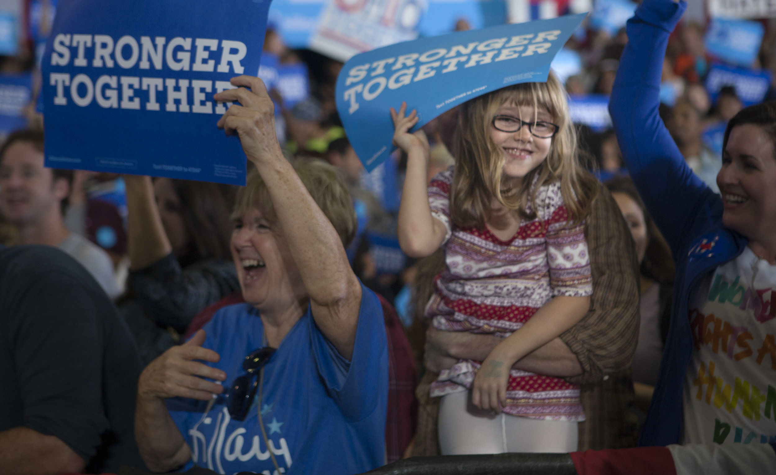 10032016_BJM_Hillary_Campaigns_in_Akron_Ohio_43.jpg