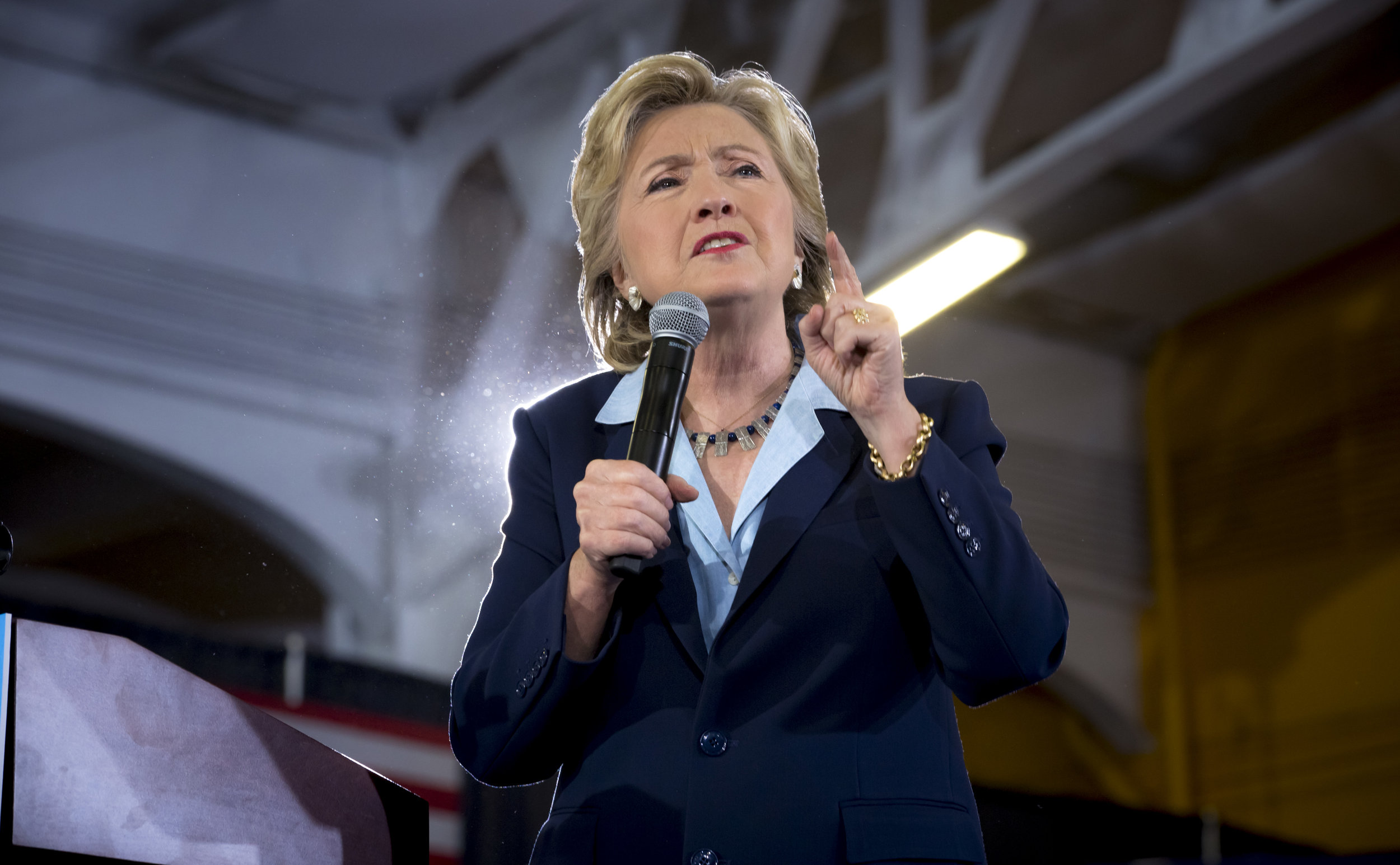 10032016_BJM_Hillary_Campaigns_in_Akron_Ohio_45.jpg