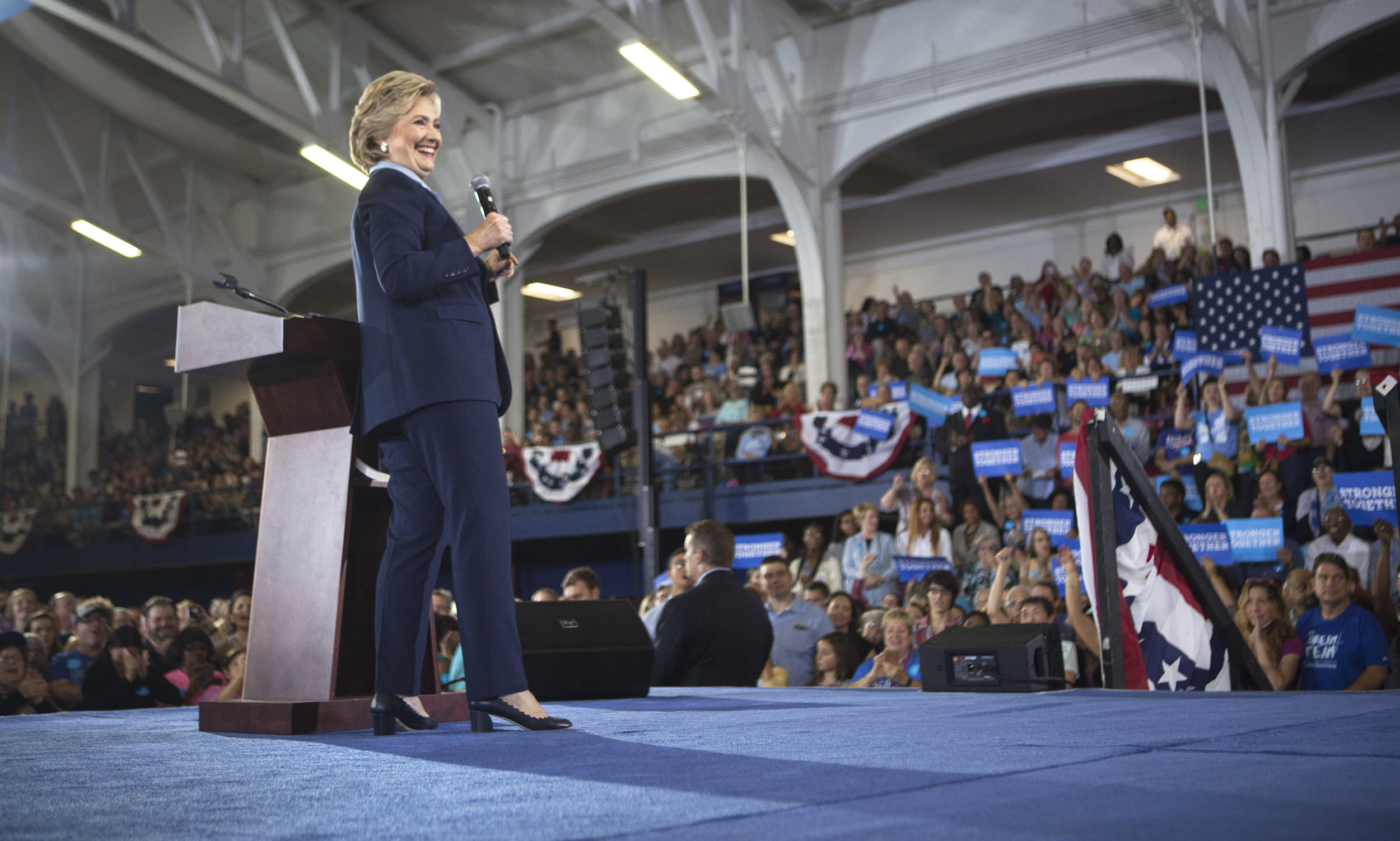 10032016_BJM_Hillary_Campaigns_in_Akron_Ohio_49.jpg