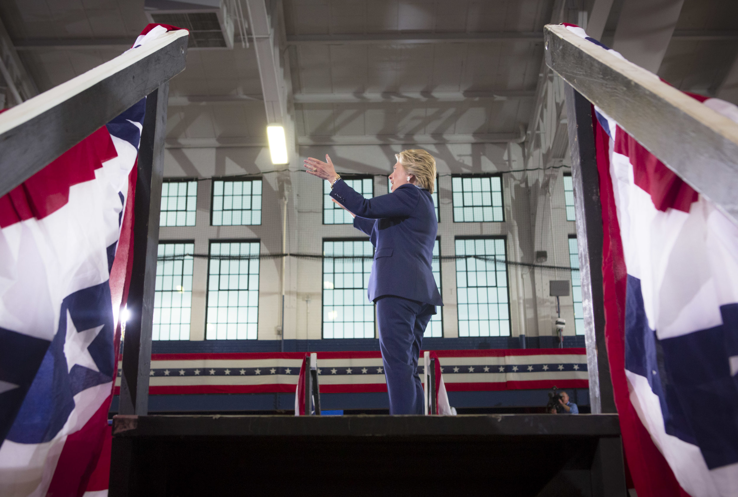 10032016_BJM_Hillary_Campaigns_in_Akron_Ohio_55.jpg