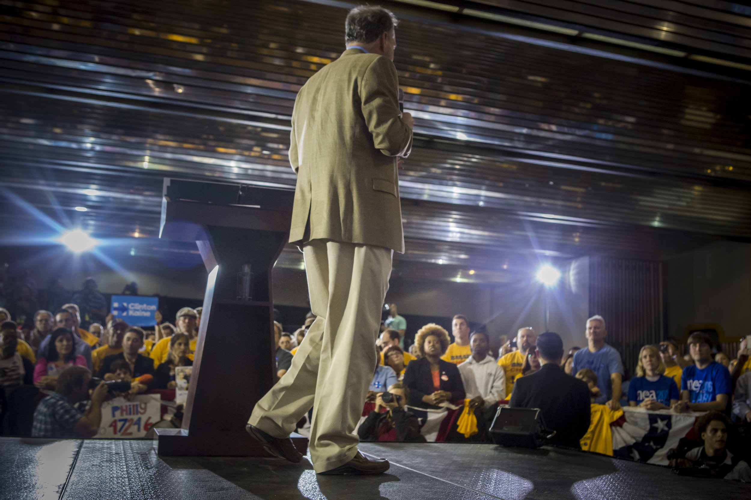 10052016_BJM_Tim_Kaine_Campaigns_in_Philadelphia_Pennsylvania_08.jpg