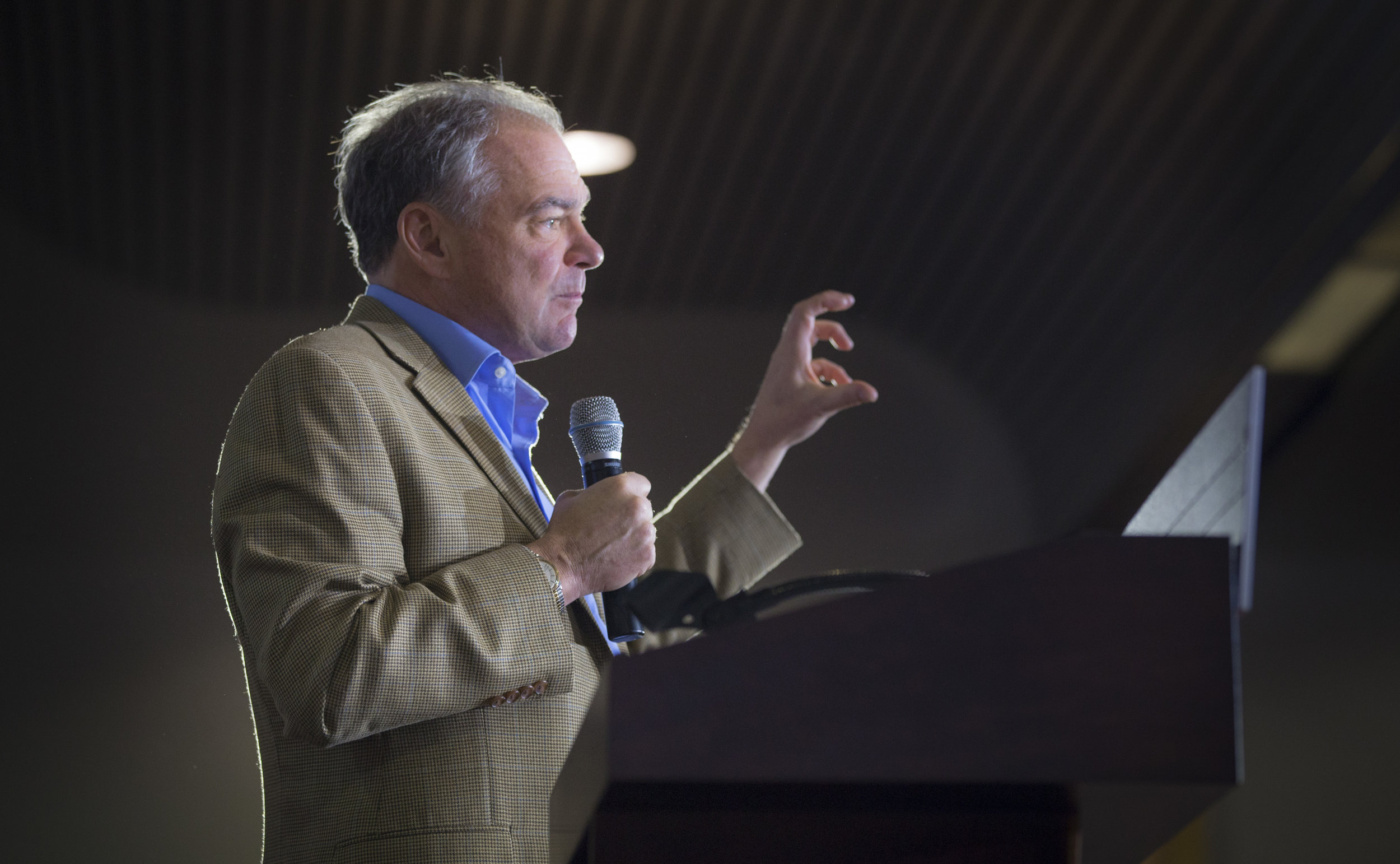 10052016_BJM_Tim_Kaine_Campaigns_in_Philadelphia_Pennsylvania_10.jpg