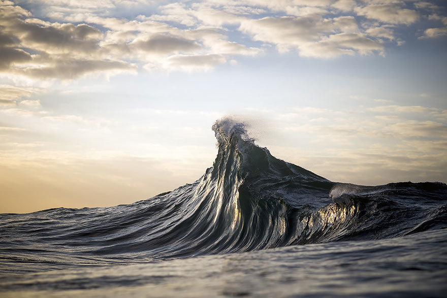 (c) Ray Collins. Source: http://www.lifebuzz.com/sea-mountains/