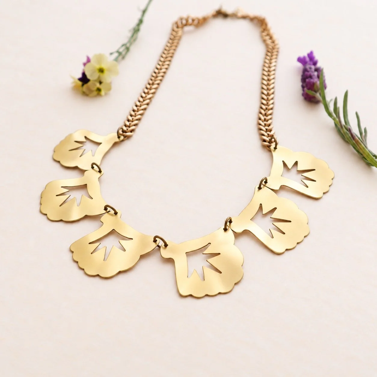 Gingkoleafneck4.jpg