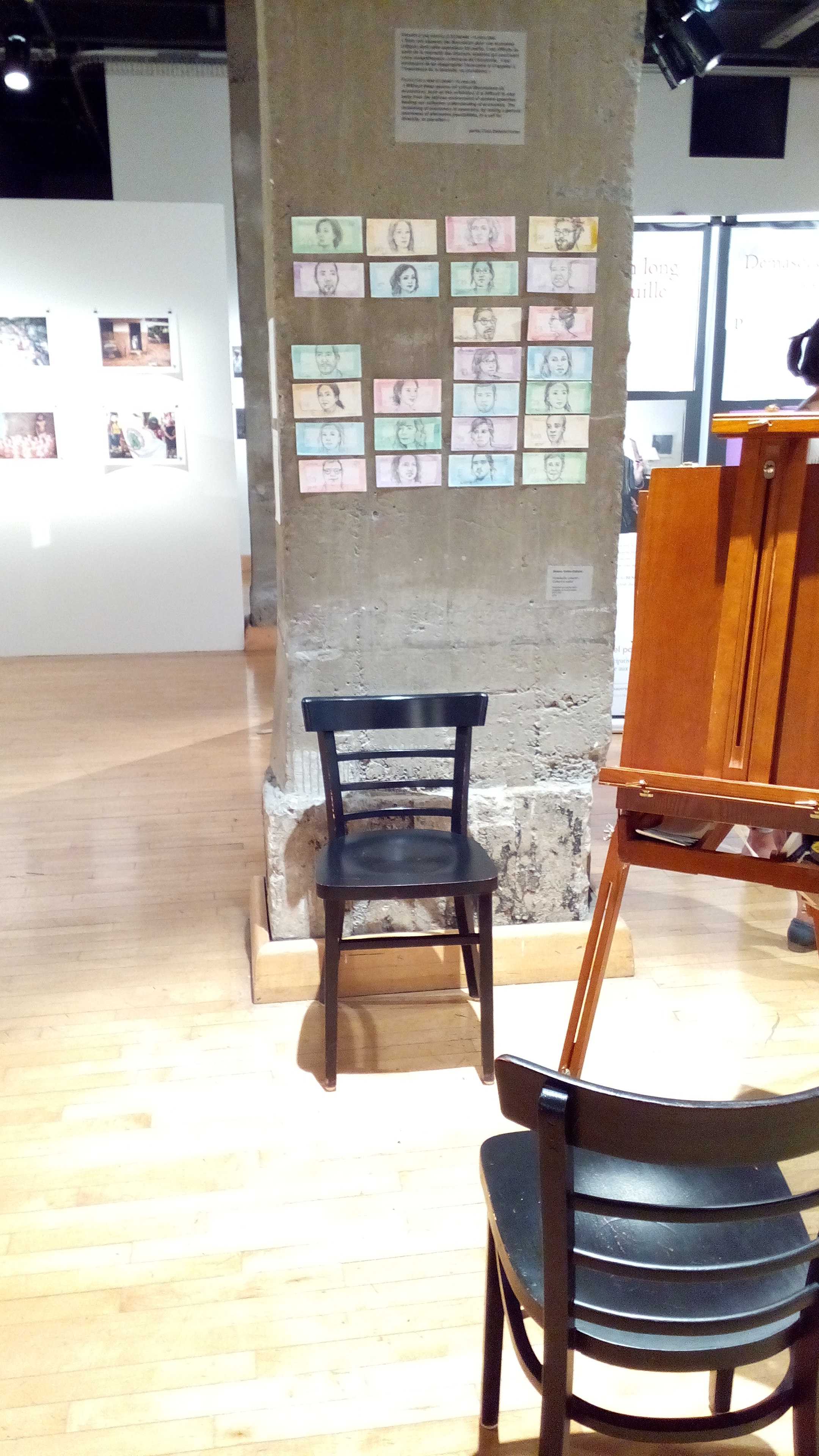Portefeuille Collectif , compilation des visages esquissés sur place.