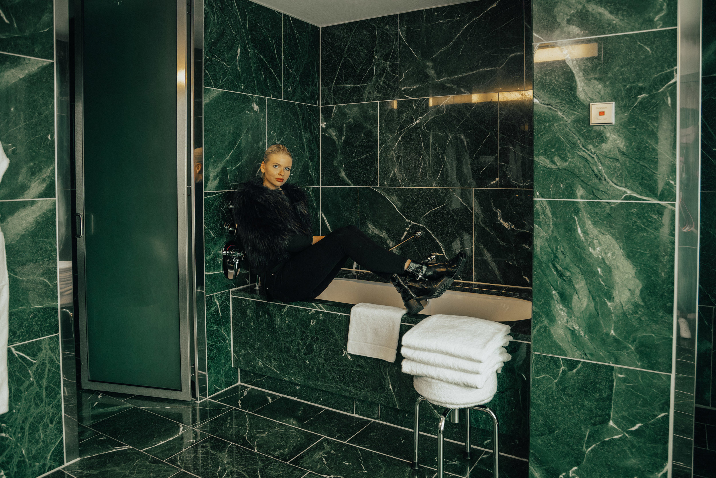 Sug-SeanxPaulaPotry-Hyatt-hotel-Berlin-9.jpg