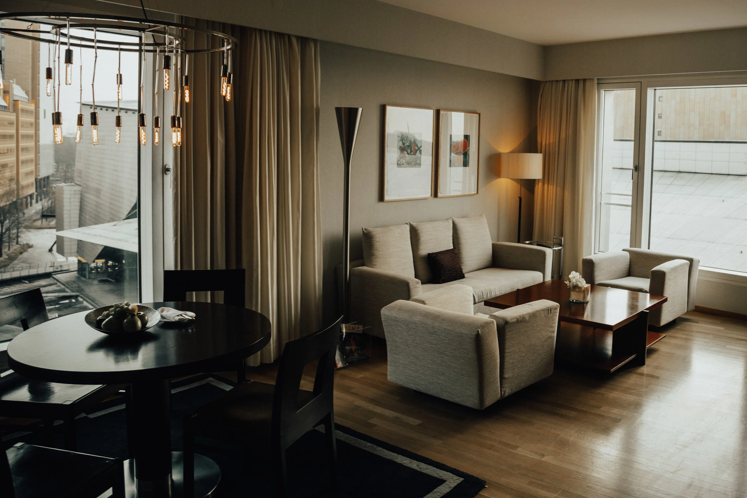 Sug-SeanxPaulaPotry-Hyatt-hotel-Berlin-21.jpg