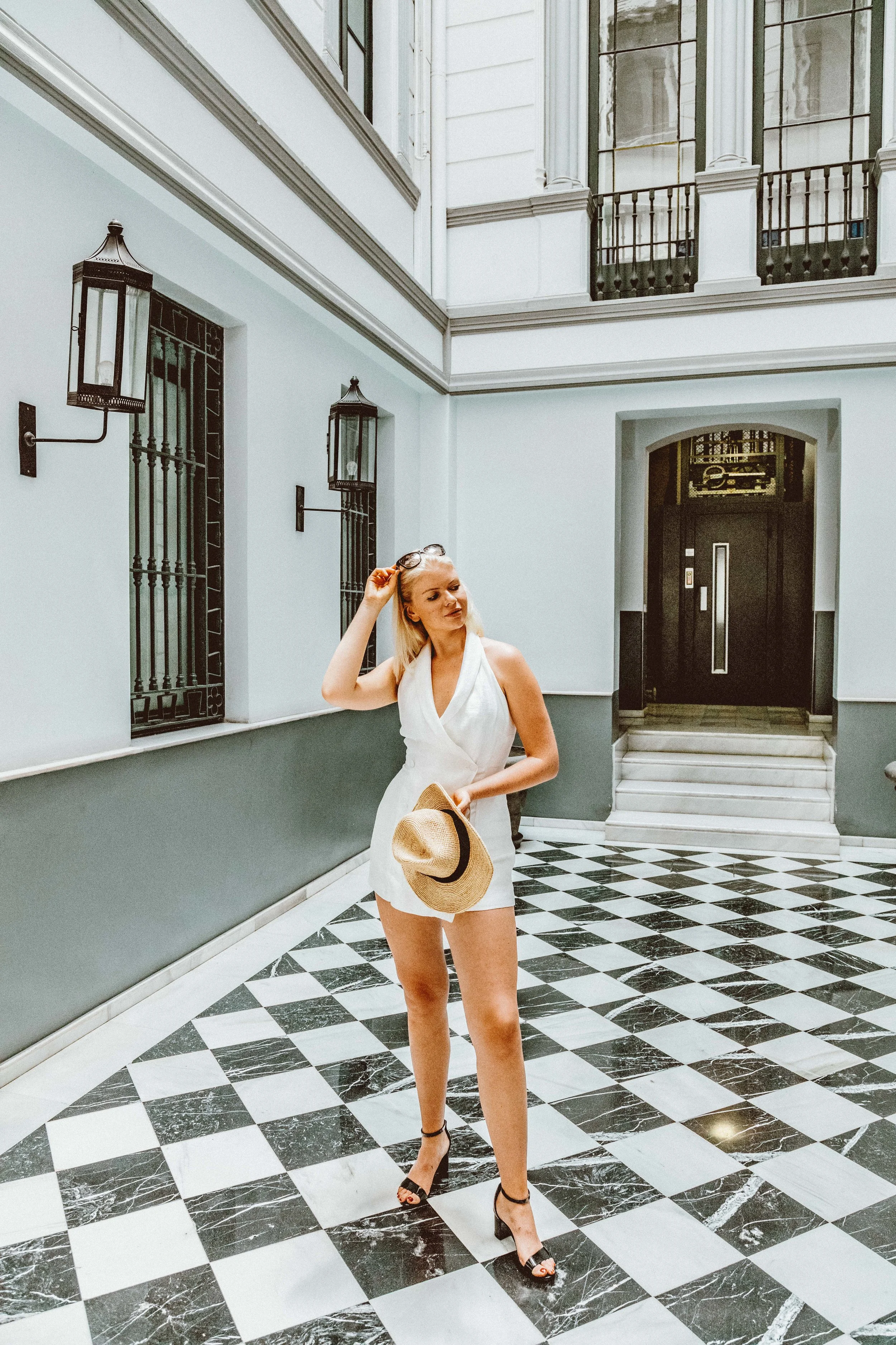  Sug -Sean Travels to barcelona with Paula Potry, Tiia Potry and Seabastian 