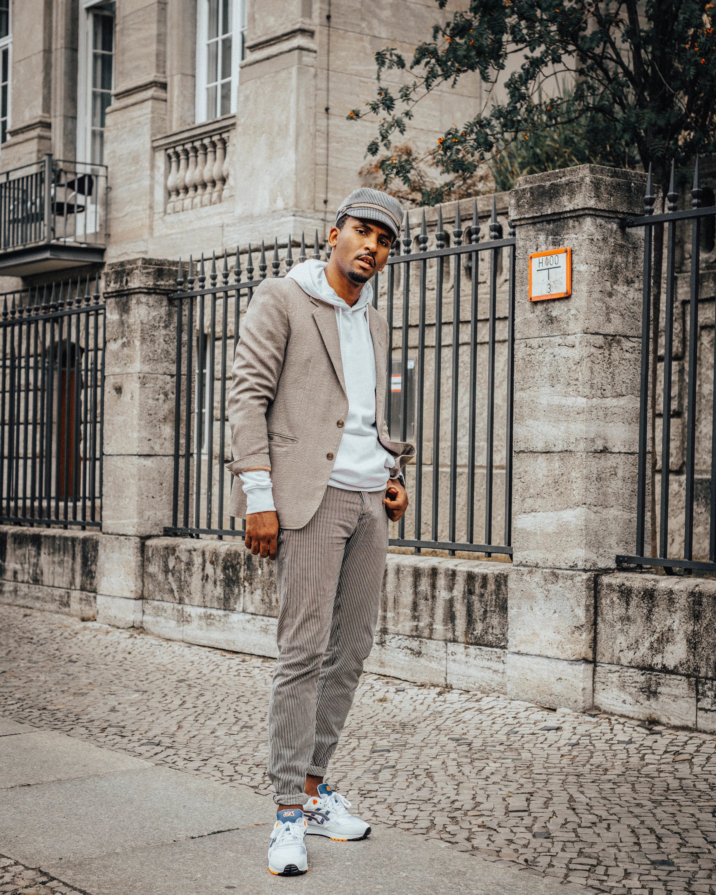  Sug -Sean Travels to barcelona with Paula Potry, Tiia Potry and Seabastian 