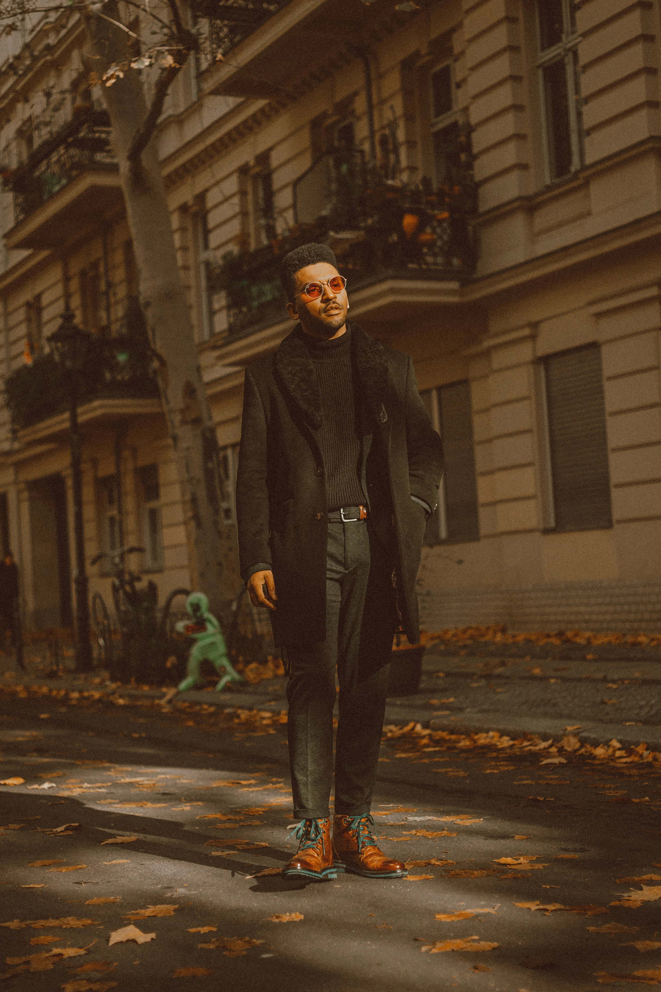  Sug -Sean Travels to barcelona with Paula Potry, Tiia Potry and Seabastian 