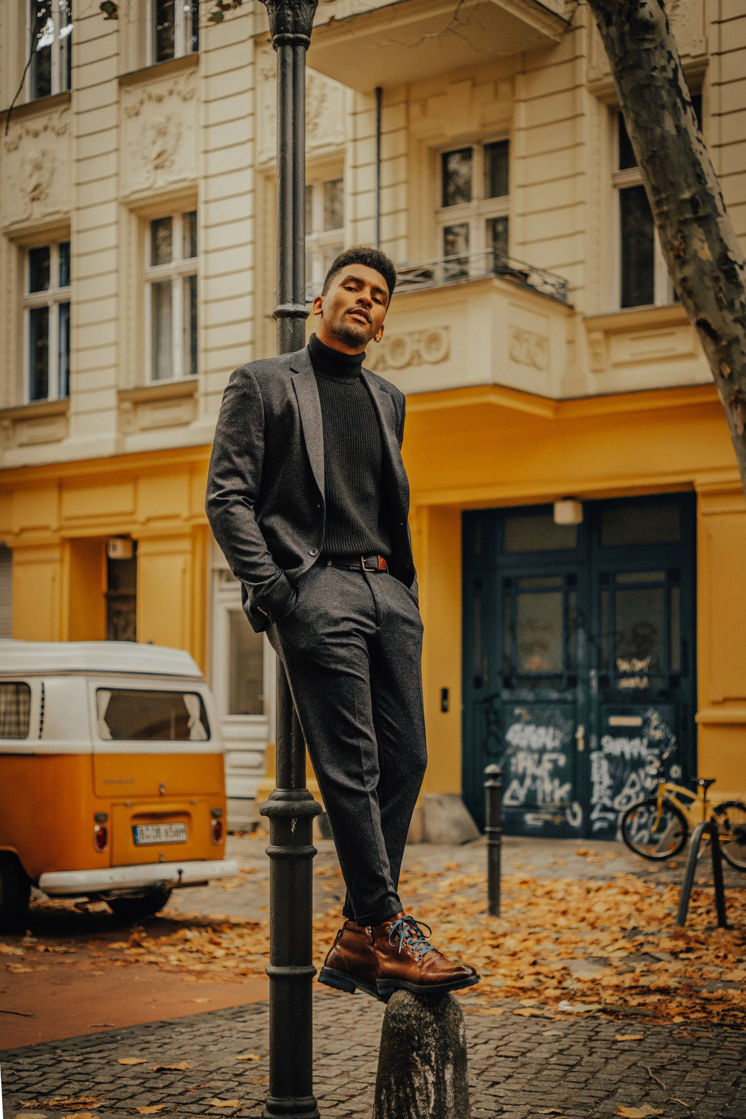  Sug -Sean Travels to barcelona with Paula Potry, Tiia Potry and Seabastian 