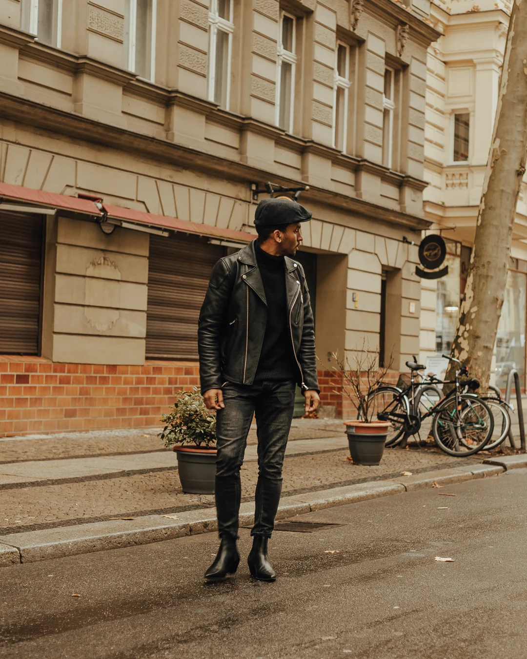  Sug -Sean Travels to barcelona with Paula Potry, Tiia Potry and Seabastian 