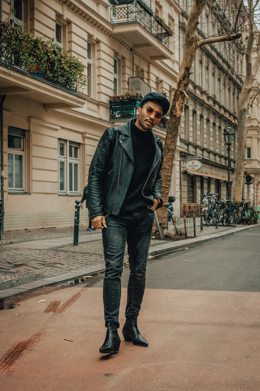  Sug -Sean Travels to barcelona with Paula Potry, Tiia Potry and Seabastian 
